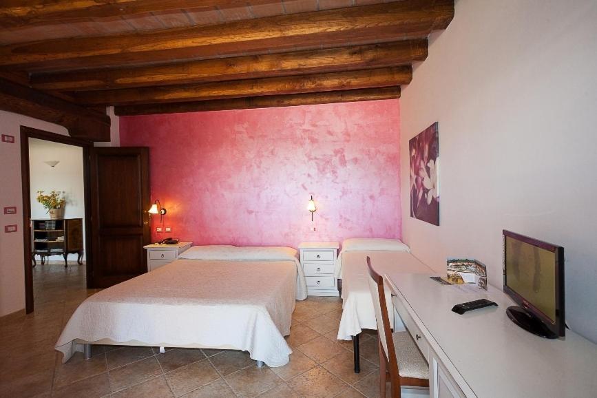 Corte In Fiore Villa Ardea Room photo